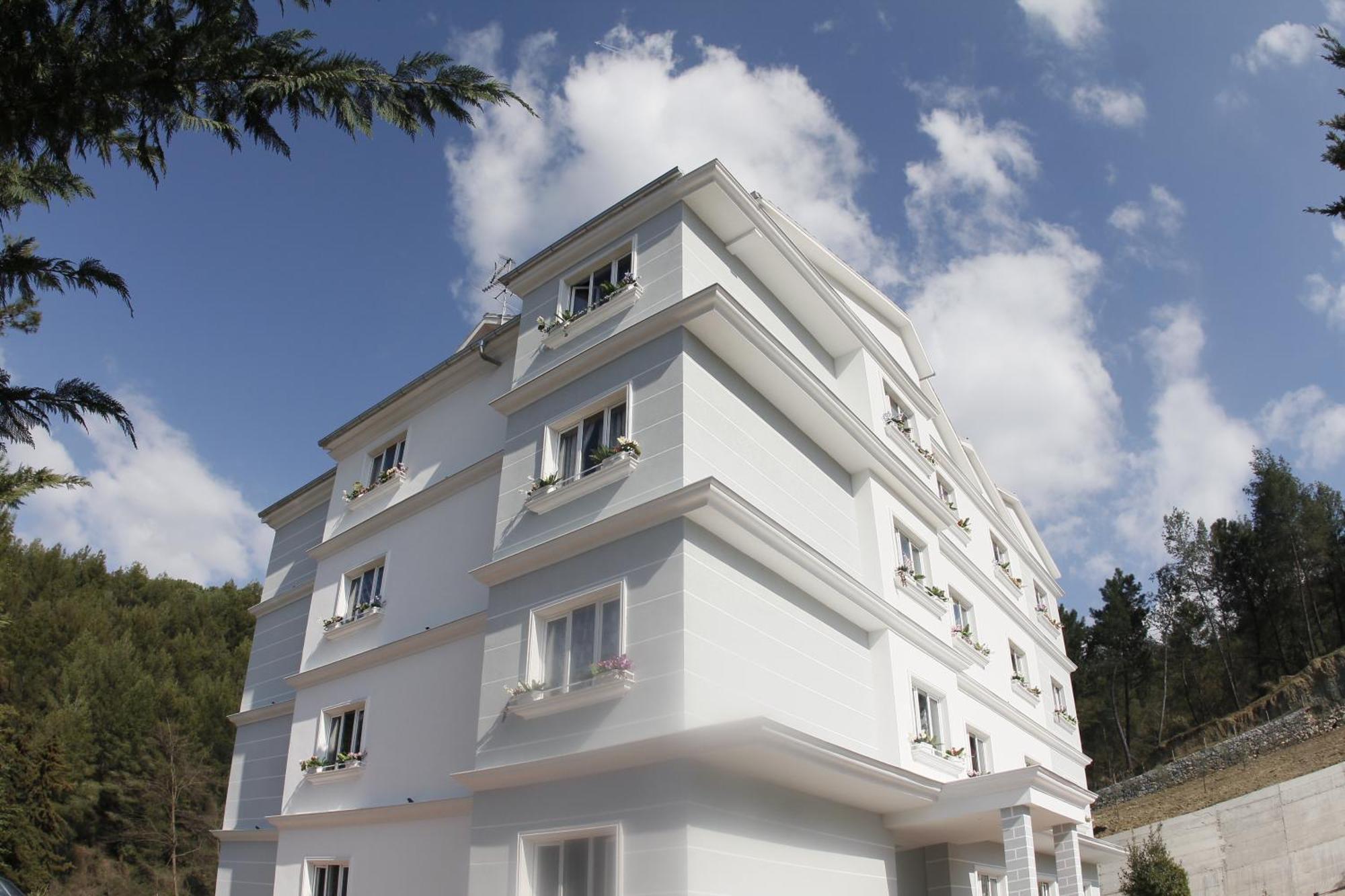 Elvis Hotel 3*