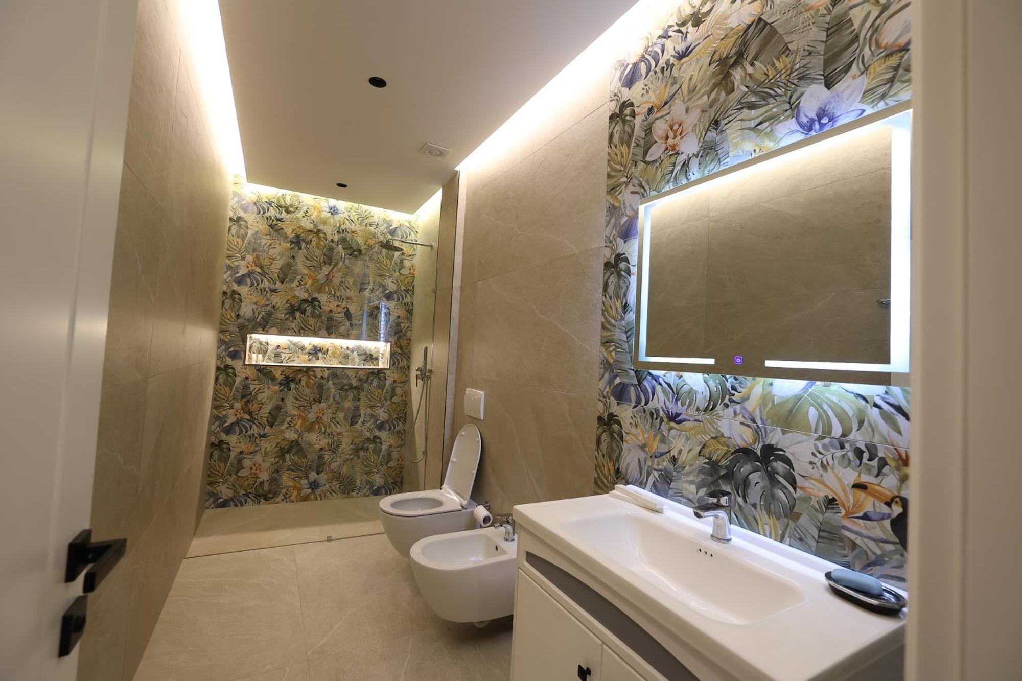 Elvis Hotel 3*